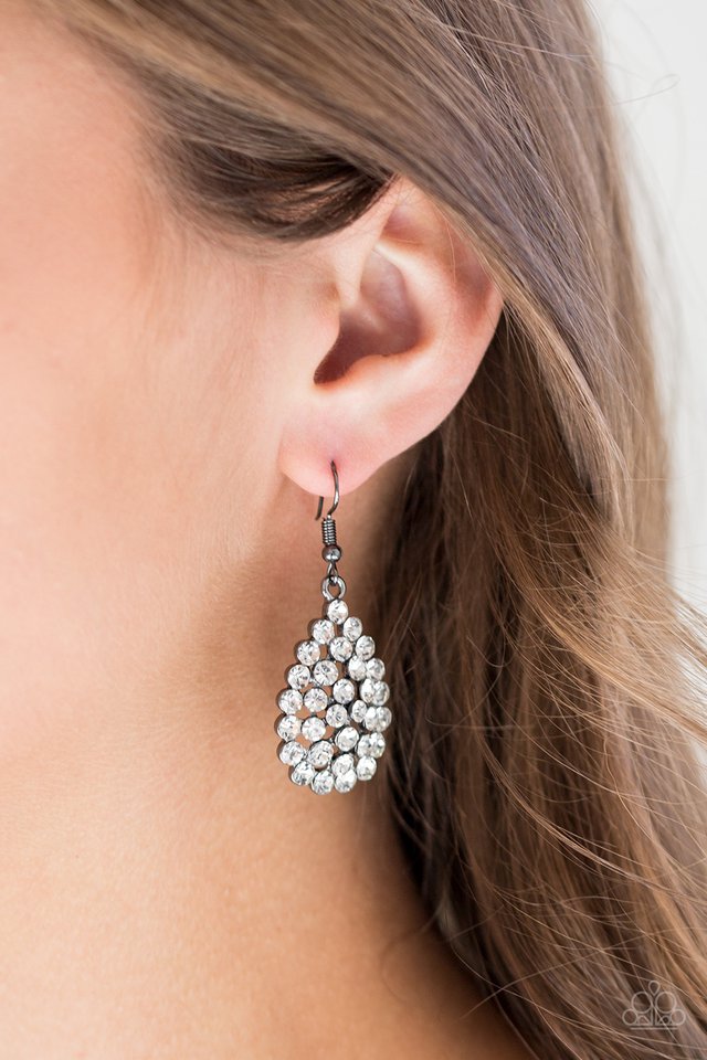 Paparazzi ♥ Sparkling Sparkle-naire - Black ♥ Earrings