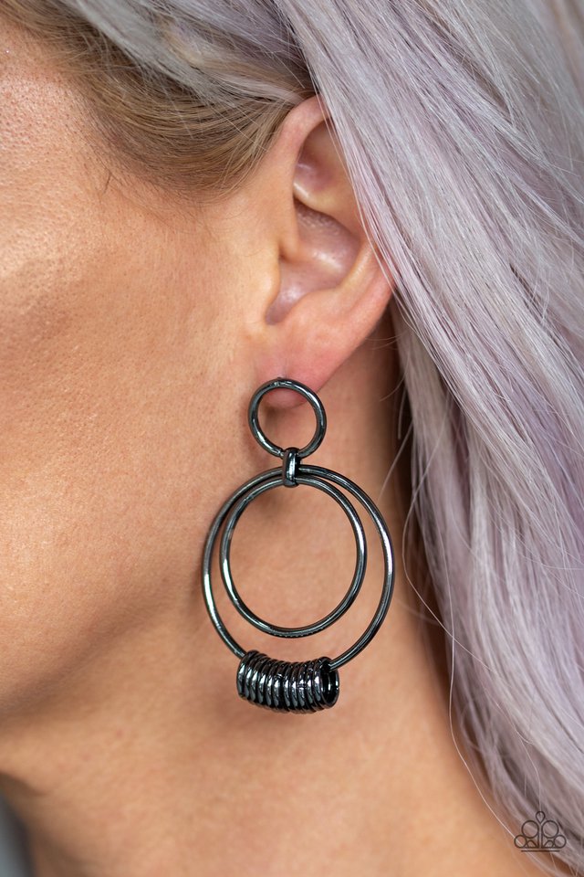 Paparazzi ♥ Retro Revolution - Black ♥ Post Earrings