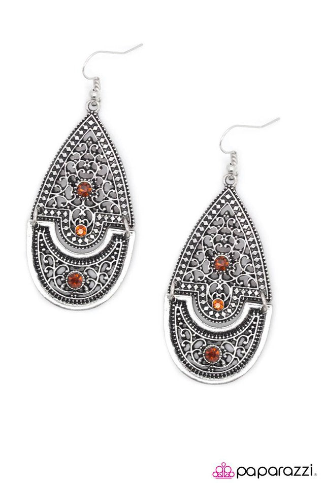 Paparazzi ♥ Unhinged - Brown ♥ Earrings