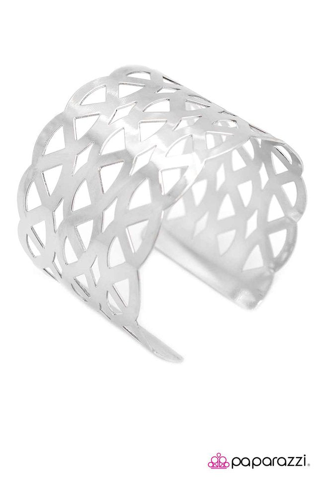 Paparazzi ♥ Cage Fighter - Silver ♥ Bracelet