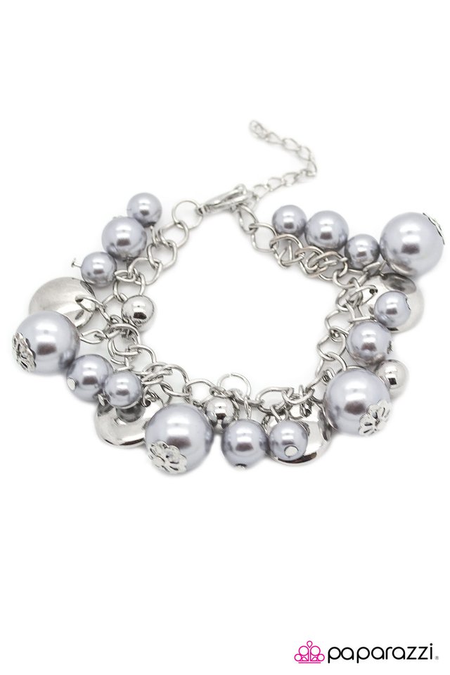 Paparazzi ♥ A Nighttime Stroll - Silver ♥ Bracelet