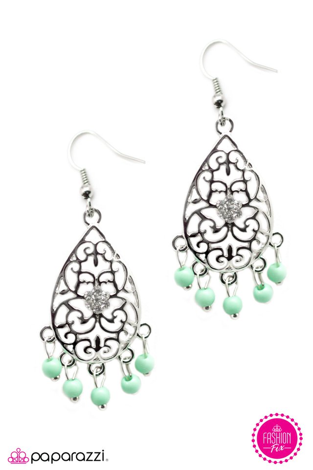 Paparazzi ♥ Play It By Ear - Green ♥ Earrings
