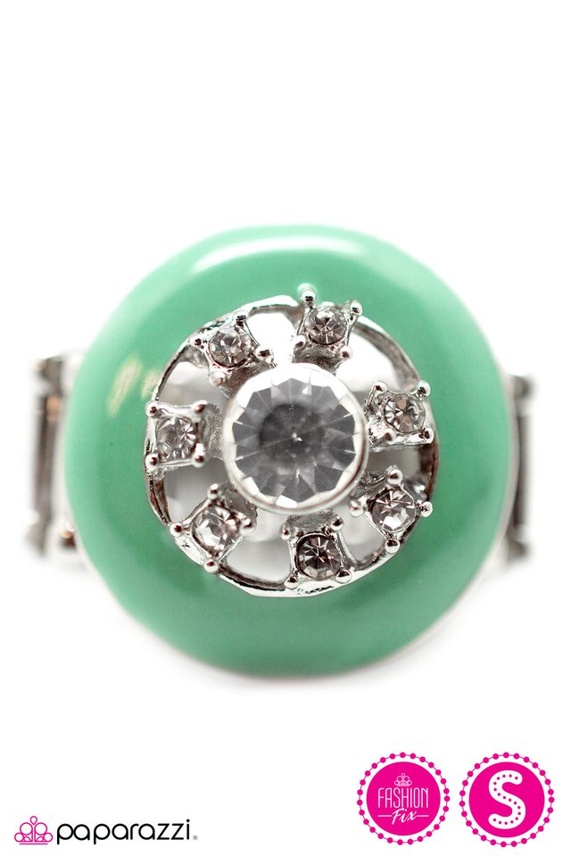 Paparazzi ♥ A Sparkling Sensation - Green ♥ Ring