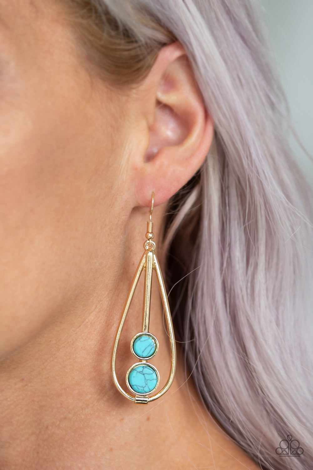 Paparazzi ♥ Natural Nova - Gold ♥ Earrings