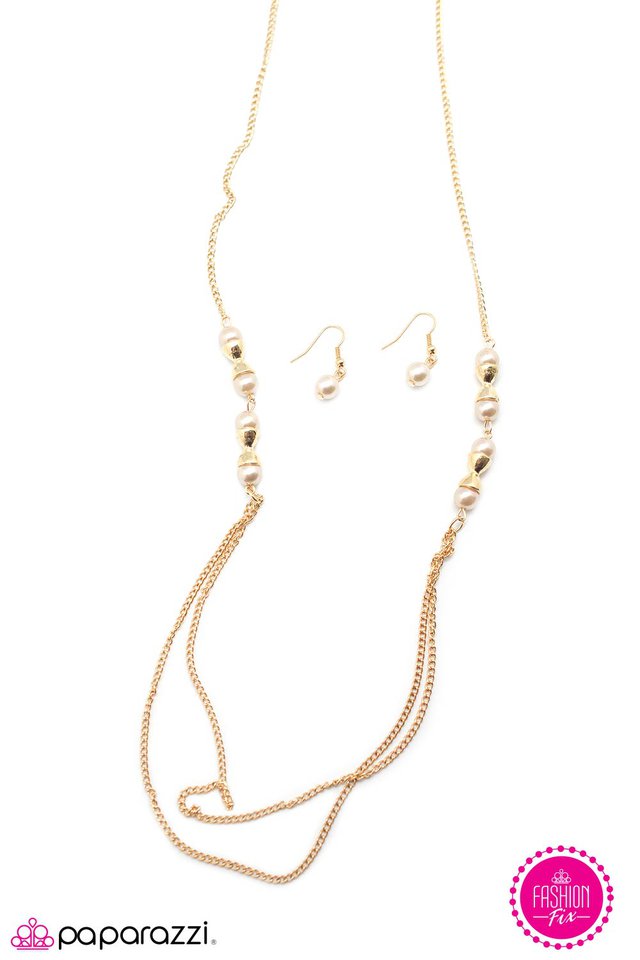 Paparazzi ♥ The Way You Look Tonight - Gold ♥ Necklace