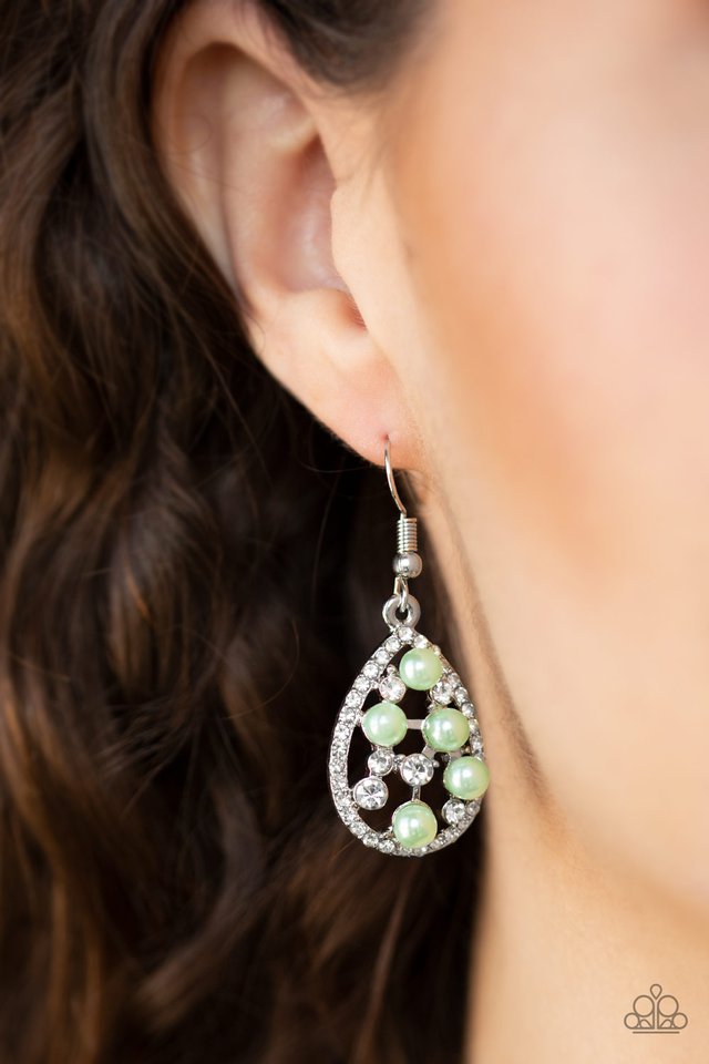 Paparazzi ♥ Fabulously Wealthy - Green ♥ Earrings