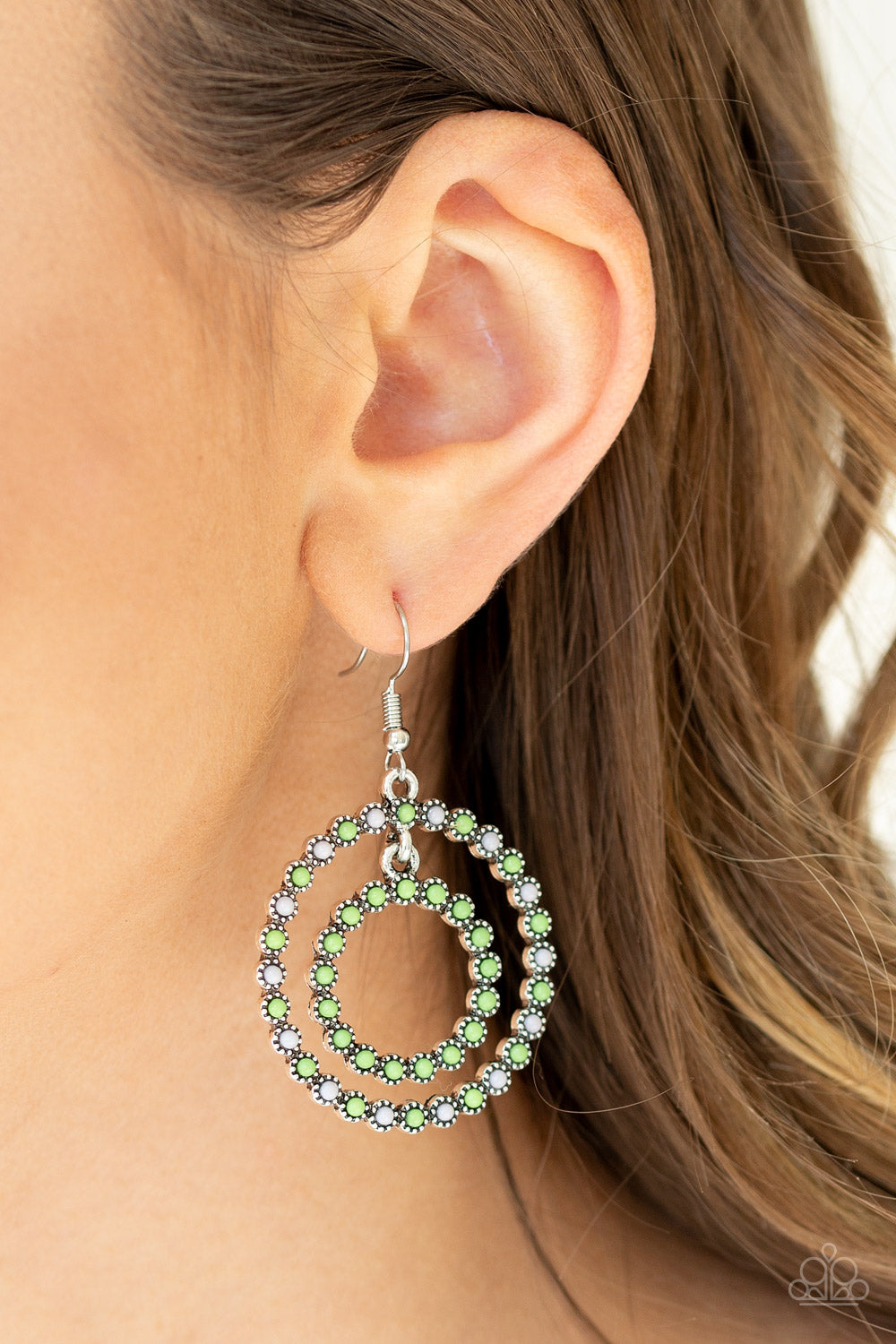 Paparazzi ♥ Vibrant Venture - Green ♥ Earrings