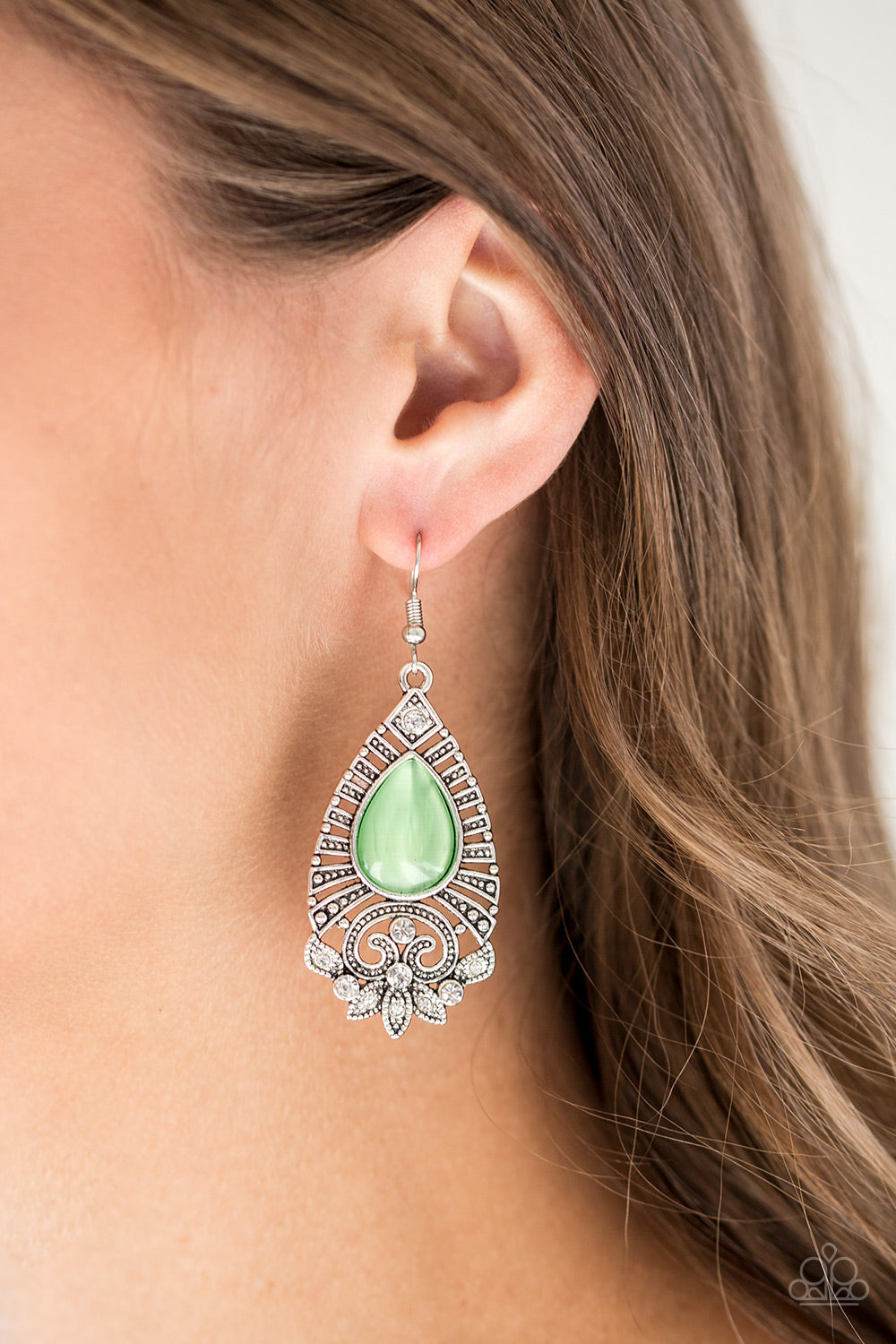 Paparazzi ♥ Majestically Malibu - Green ♥ Earrings