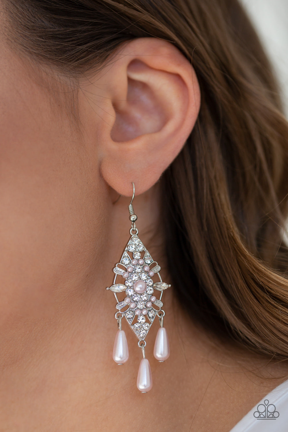 Paparazzi ♥ Majestic Mood - Pink ♥ Earrings