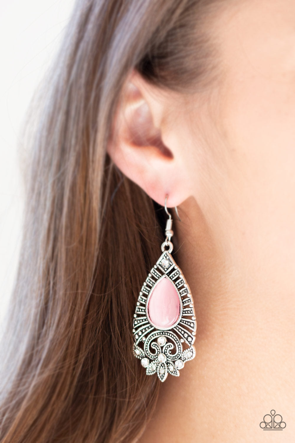 Paparazzi ♥ Majestically Malibu - Pink ♥ Earrings