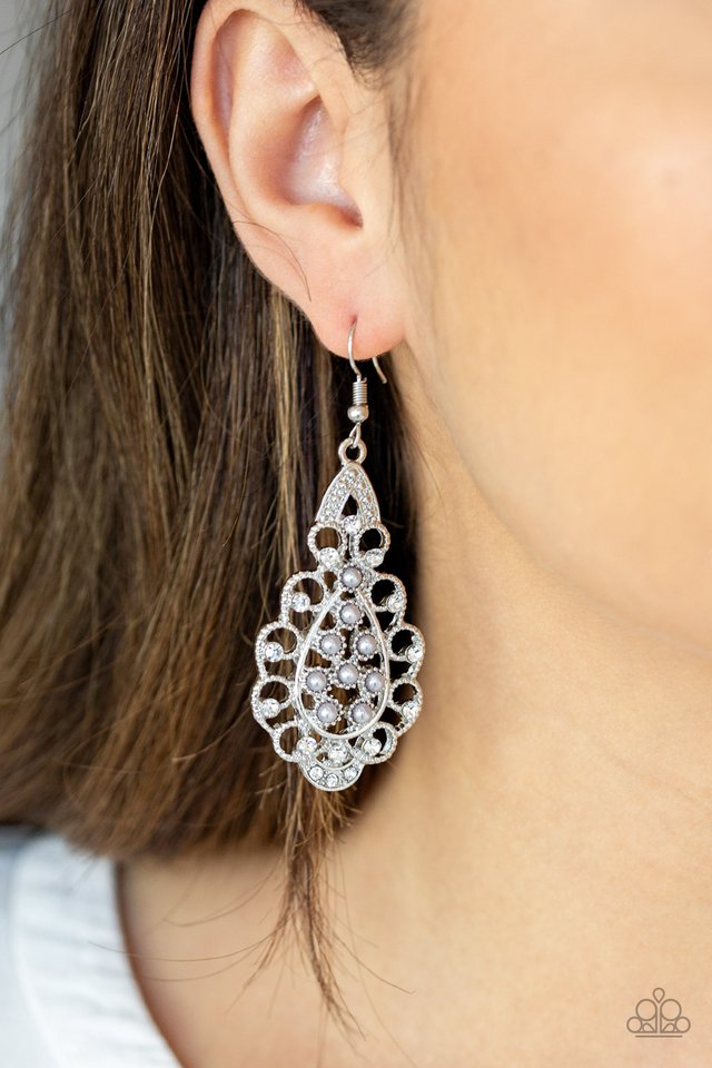 Paparazzi ♥ Sprinkle On The Sparkle - Silver ♥ Earrings