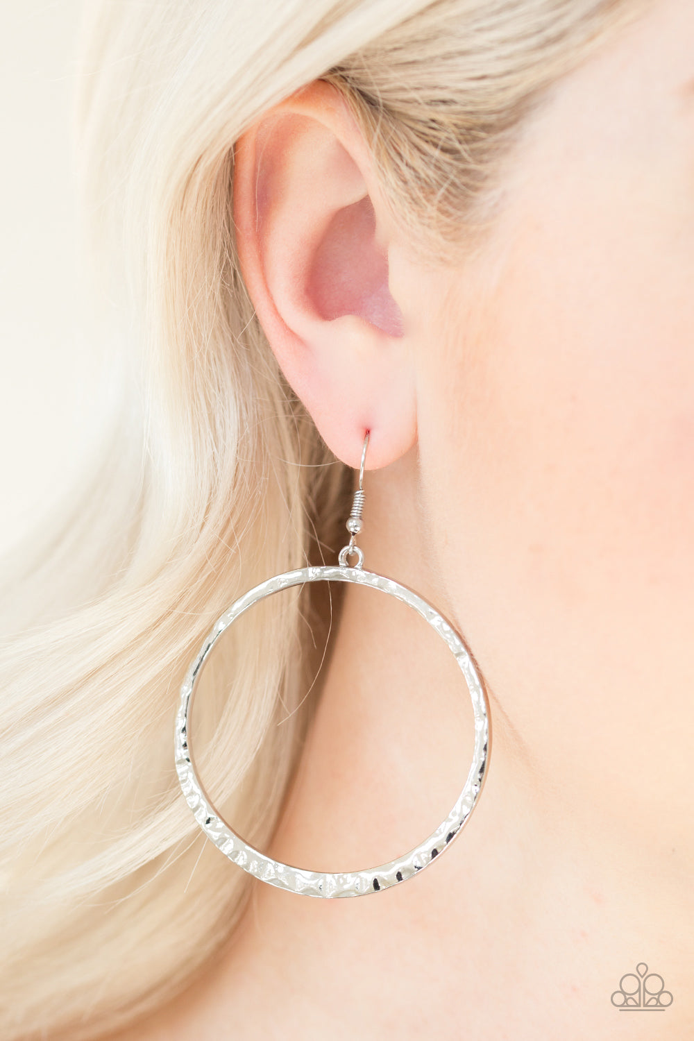 Paparazzi ♥ So Sleek - Silver ♥ Earrings