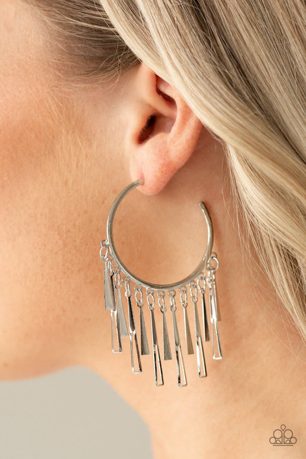 Paparazzi ♥ Bring The Noise - Silver ♥ Earrings