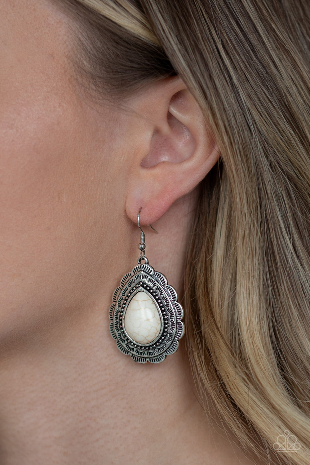 Paparazzi ♥ Mountain Mover - White ♥ Earrings