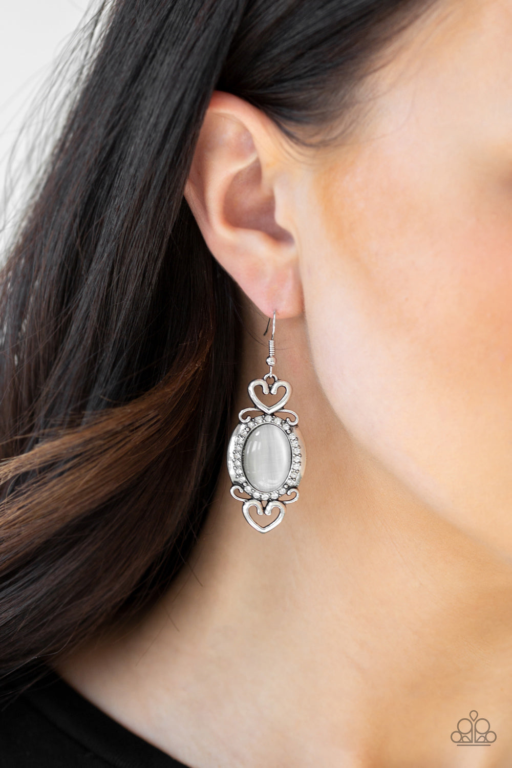 Paparazzi ♥ Port Royal Princess - White ♥ Earrings