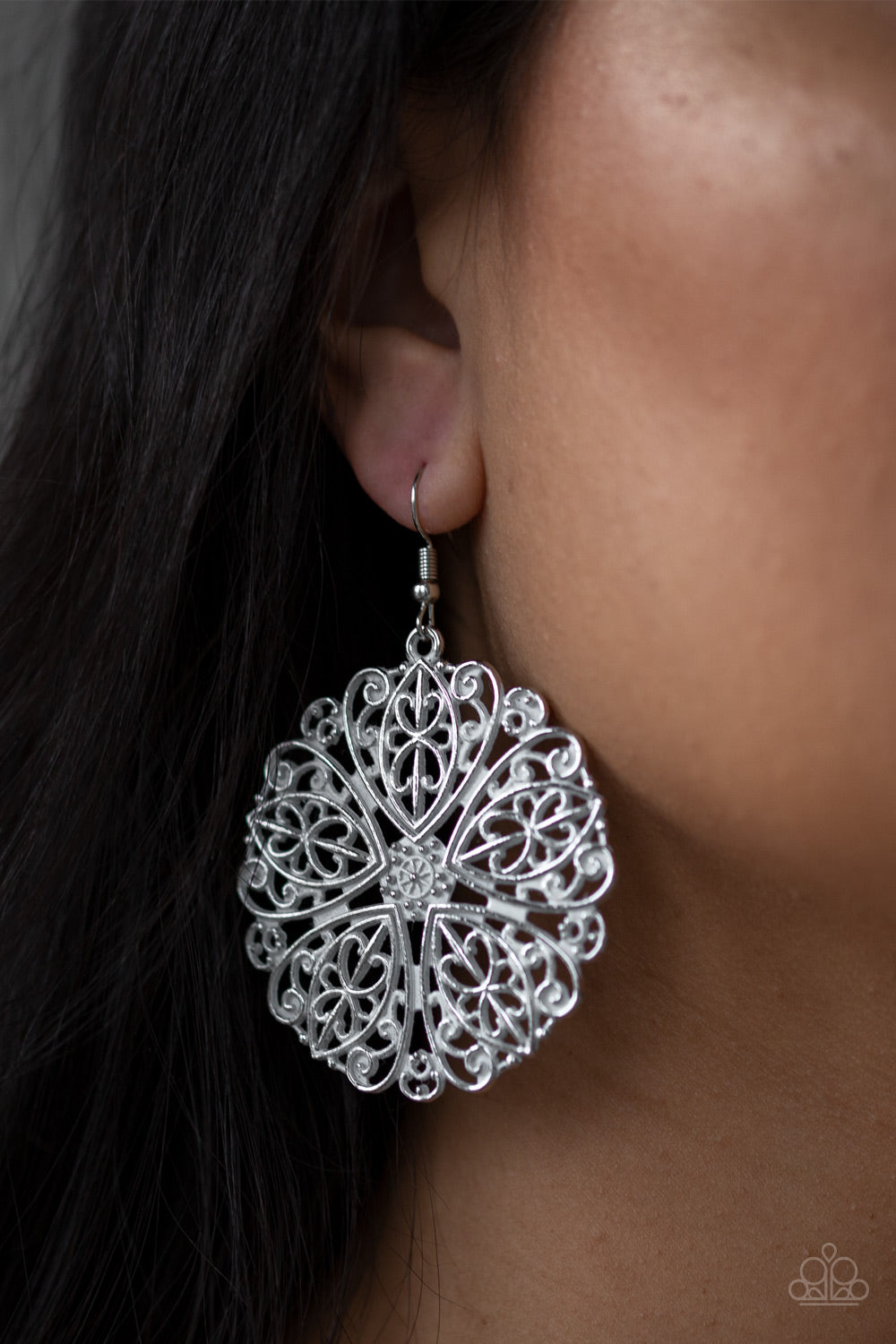 Paparazzi ♥ Ocean Paradise - White ♥ Earrings