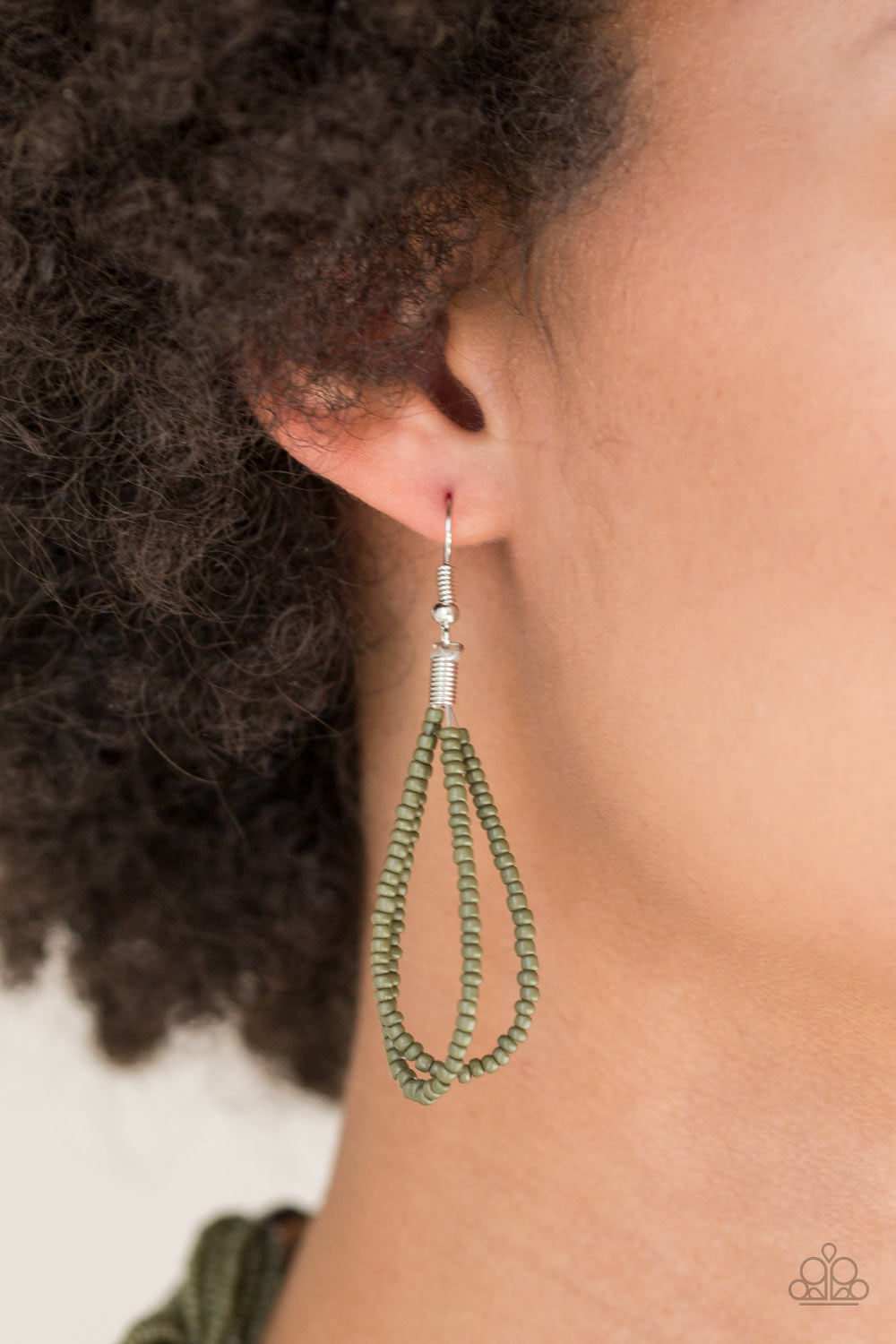Paparazzi ♥ A Standing Ovation - Green ♥ Necklace