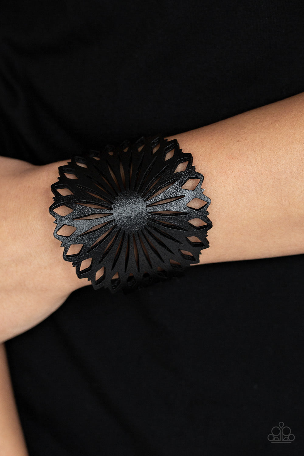 Paparazzi ♥ Wildflower Garden - Black ♥ Bracelet