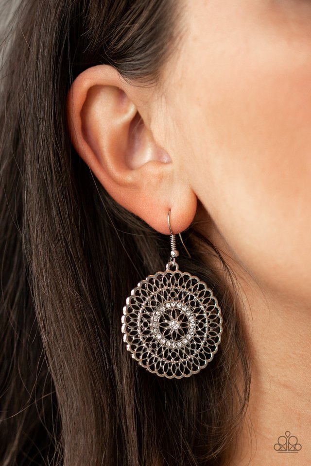 Paparazzi ♥ PINWHEEL and Deal - Black ♥ Earrings