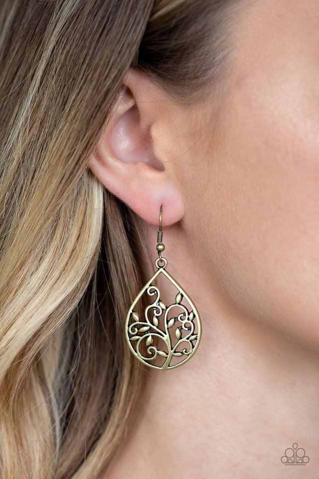 Paparazzi ♥ Enchanted Vines - Brass ♥ Earrings
