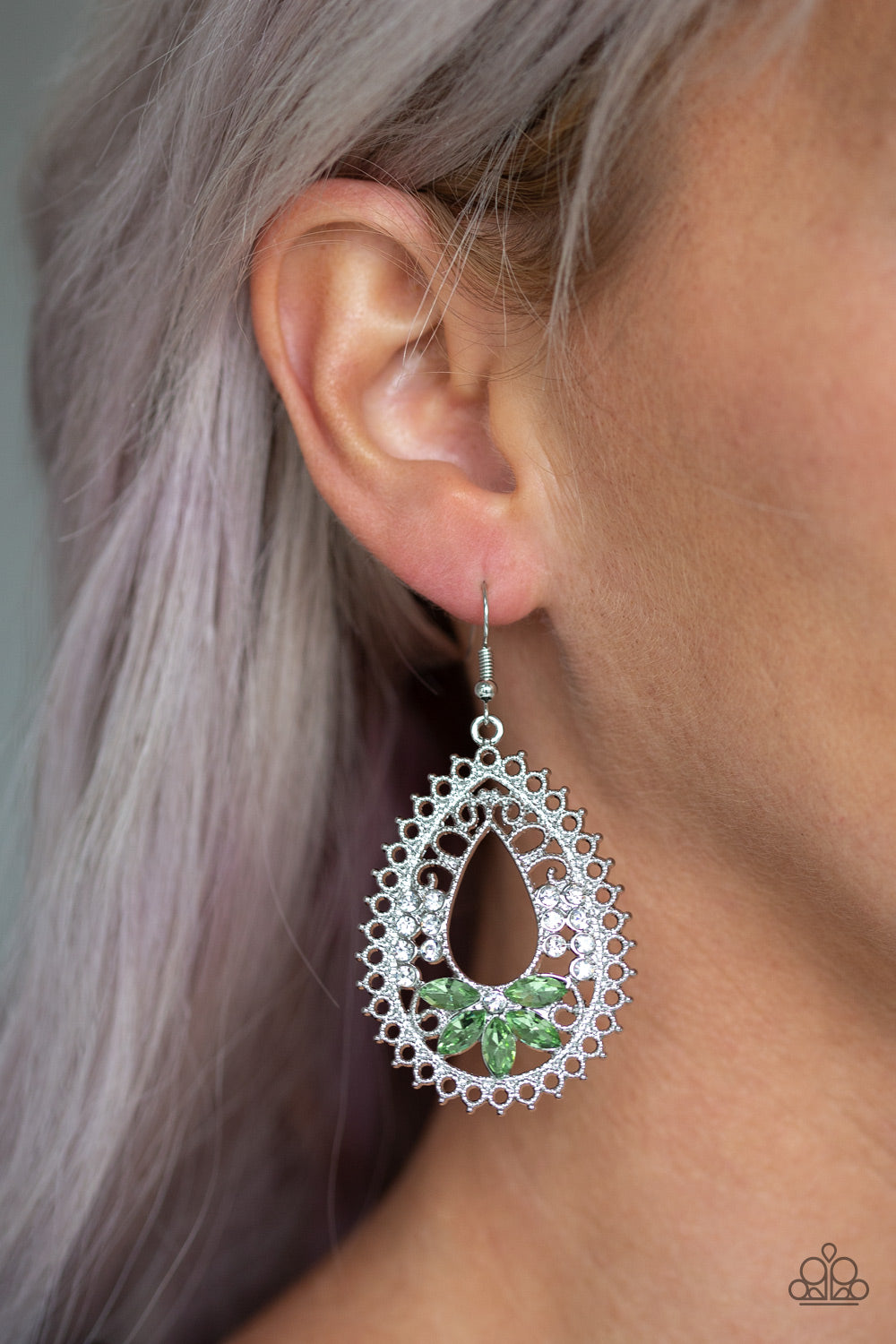 Paparazzi ♥ Instant REFLECT - Green ♥ Earrings