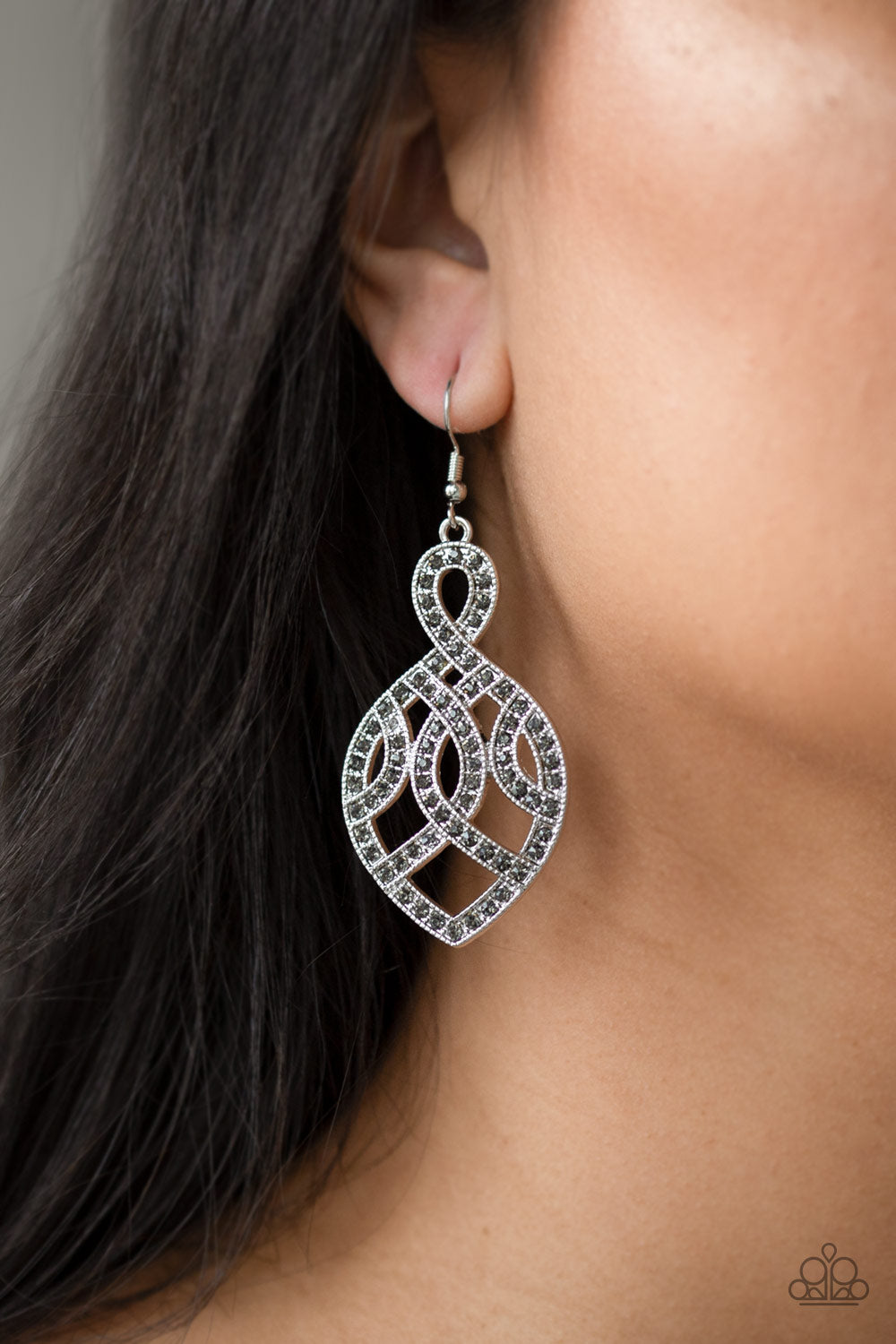 Paparazzi ♥ A Grand Statement - Silver ♥ Earrings
