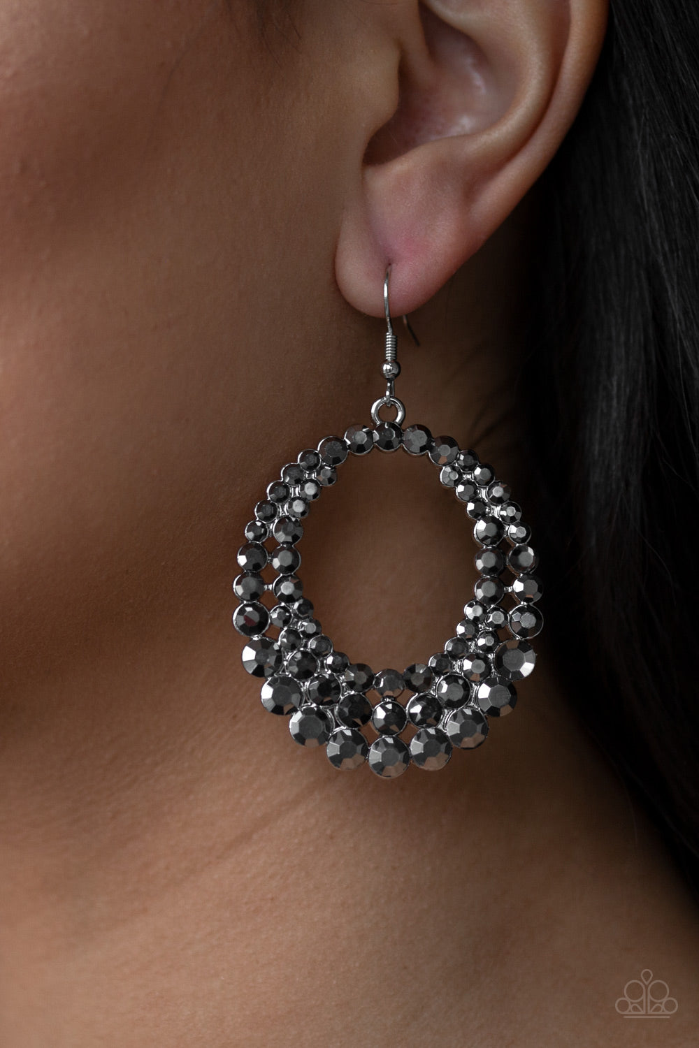 Paparazzi ♥ Universal Shimmer - Silver ♥ Earrings