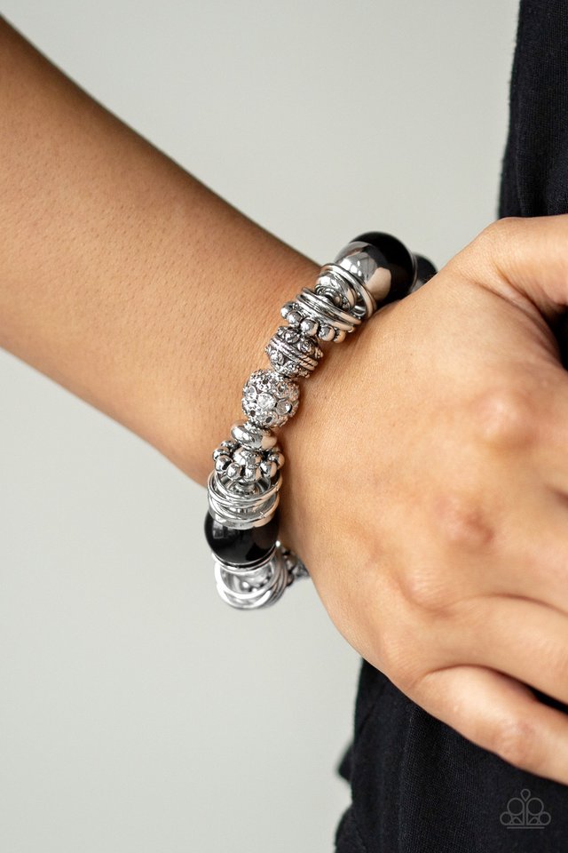 Paparazzi ♥ Uptown Tease - Black ♥ Bracelet