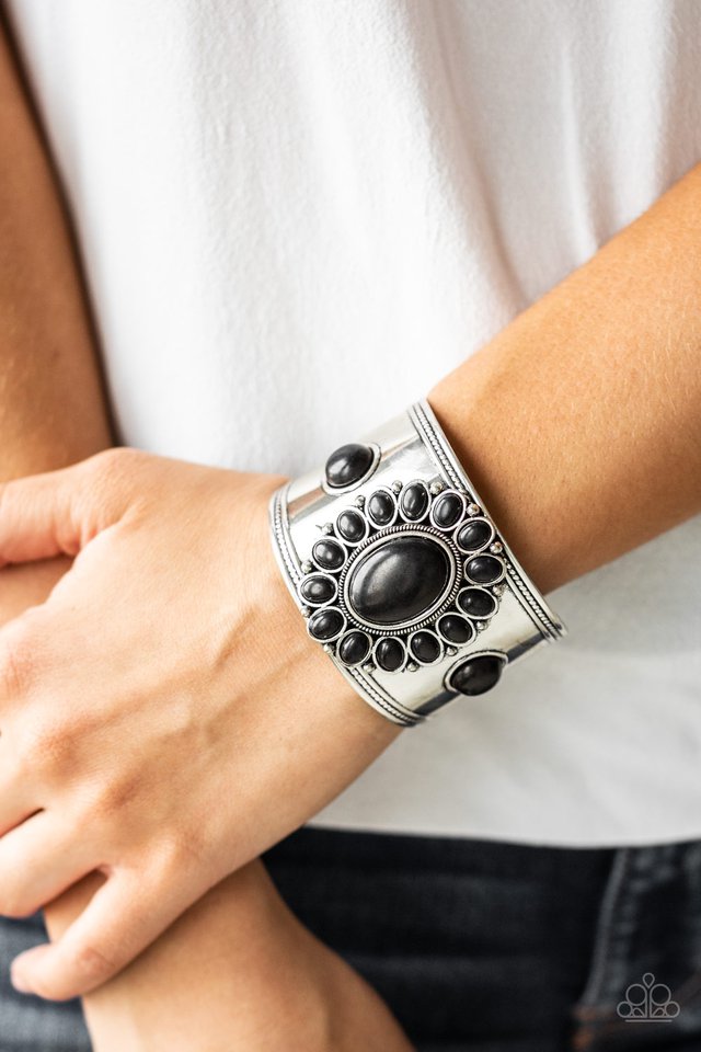 Paparazzi ♥ Room To Roam - Black ♥ Bracelet