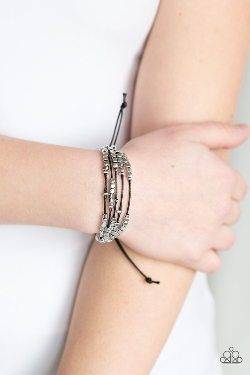 Paparazzi ♥ Modern Minimalism - Black ♥ Bracelet