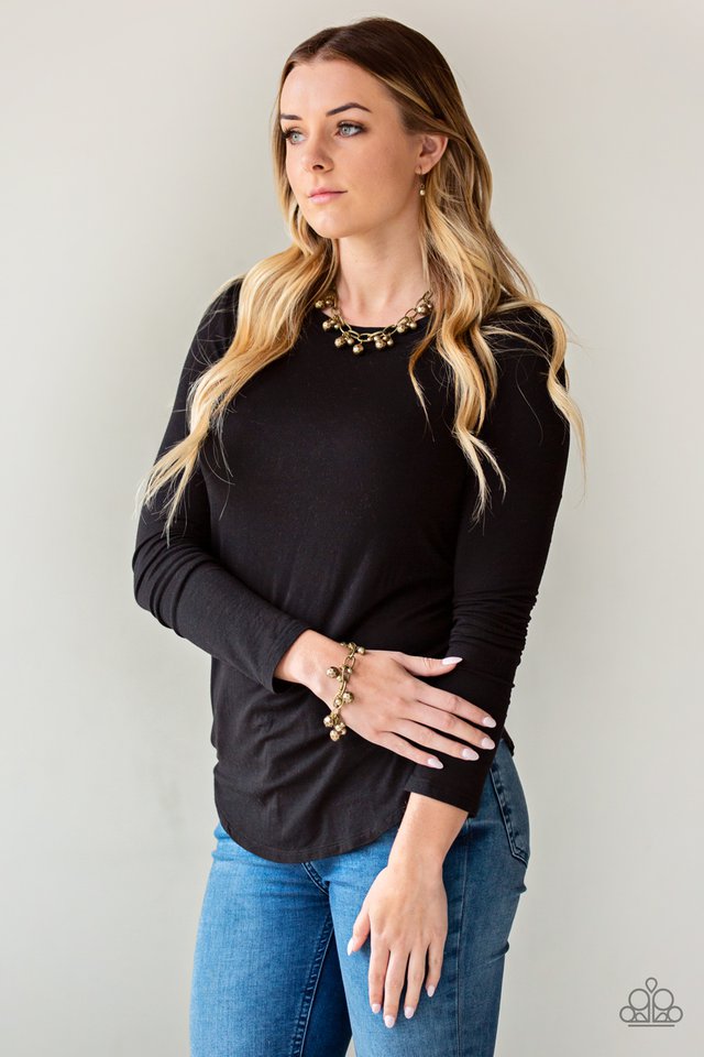 Paparazzi ♥ Make Do In Malibu - Brass ♥ Bracelet