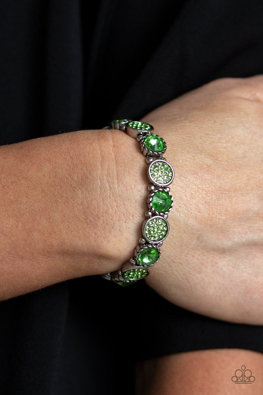 Paparazzi ♥ Take A Moment To Reflect - Green ♥ Bracelet