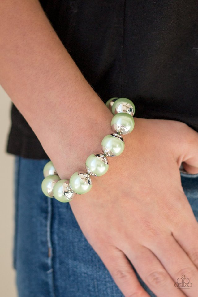 Paparazzi ♥ One Woman Show-STOPPER - Green ♥ Bracelet