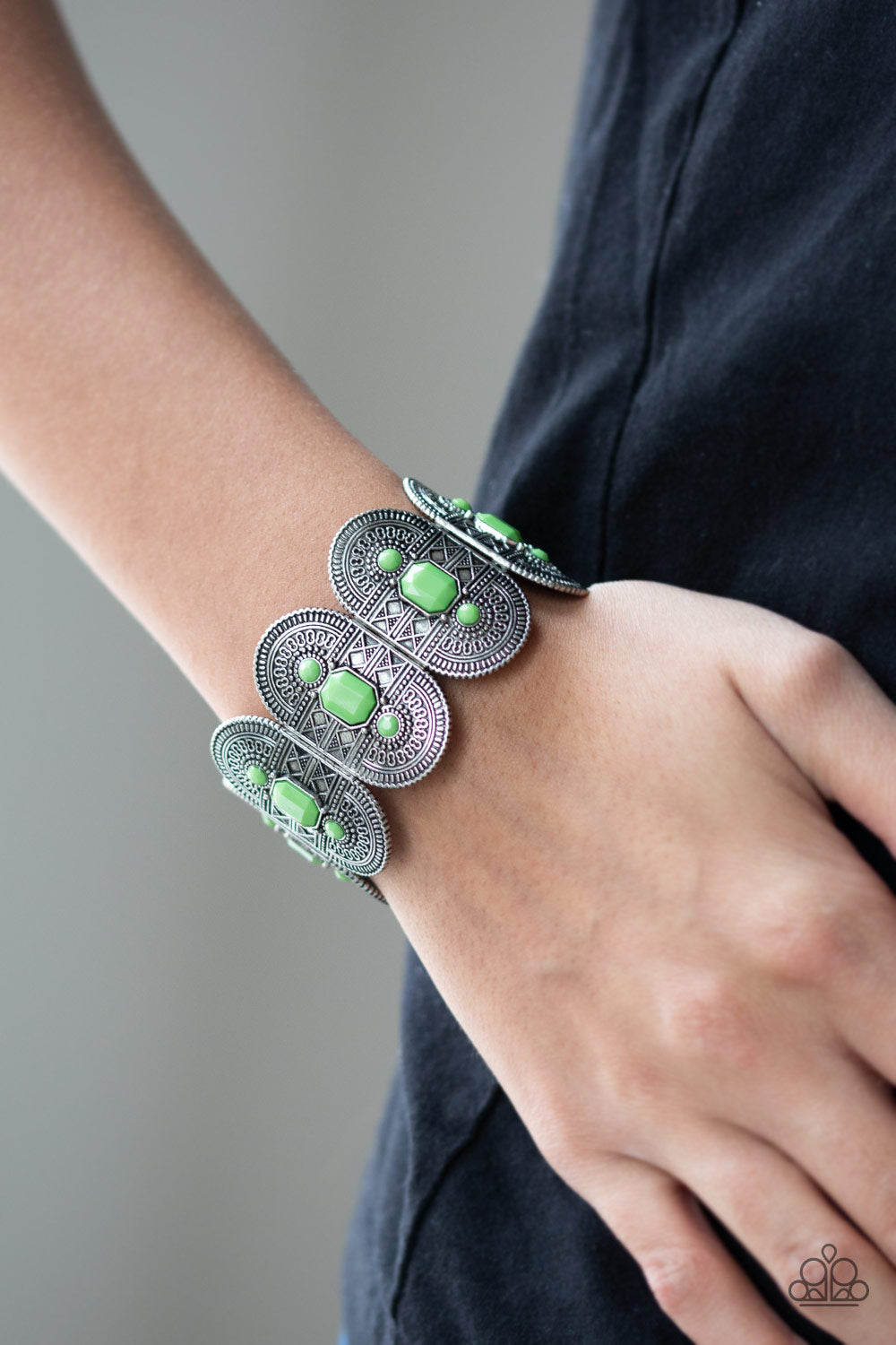 Paparazzi ♥ Turn Up The TROPICAL Heat - Green ♥ Bracelet