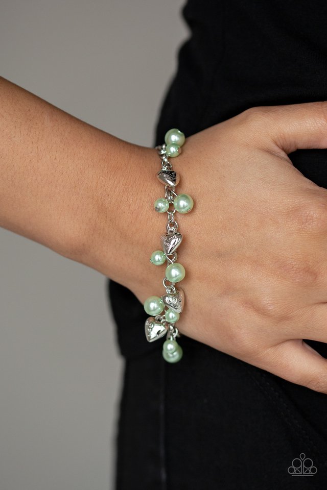 Paparazzi ♥ One Of A Kind-HEARTED - Green ♥ Bracelet