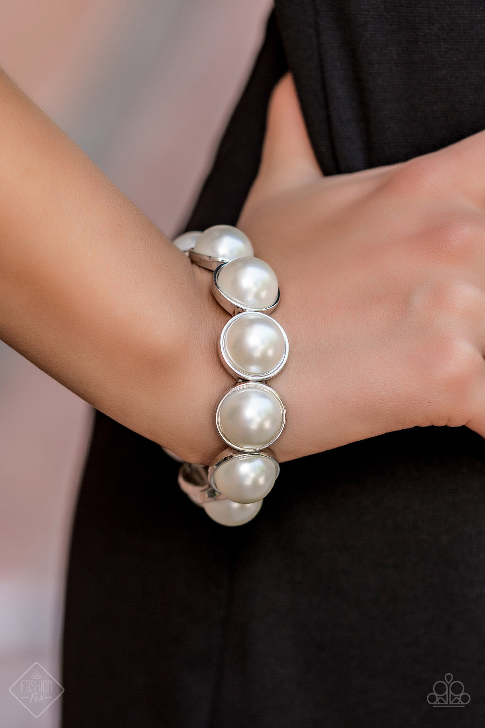 Paparazzi ♥ Society Socialite - White ♥ Bracelet