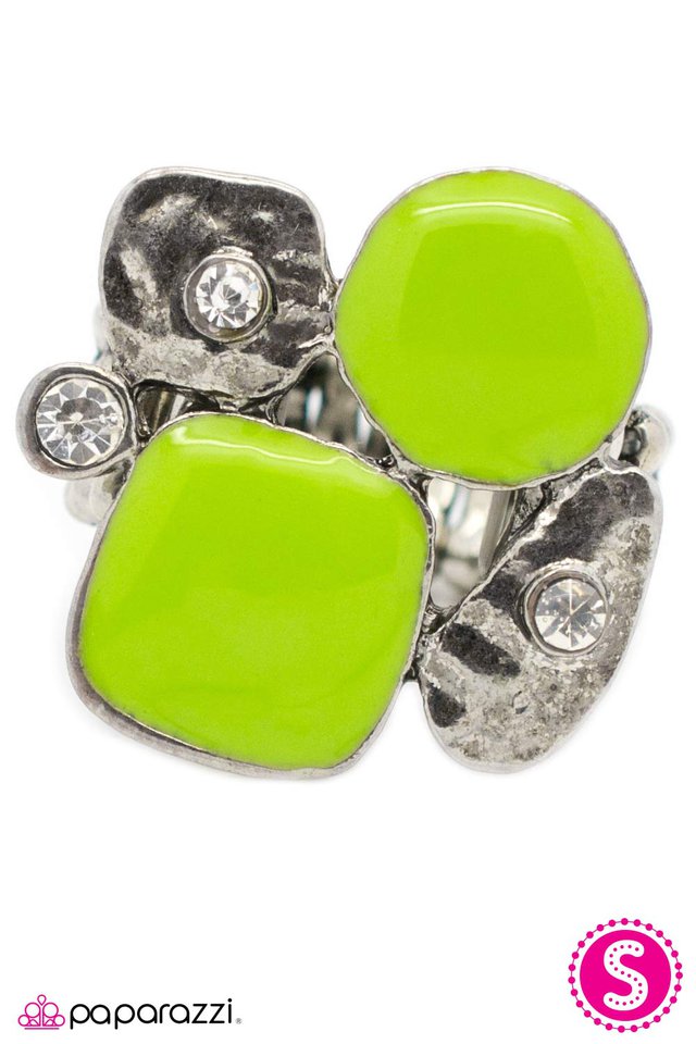 Paparazzi ♥ It Just Clicks! - Green ♥ Ring