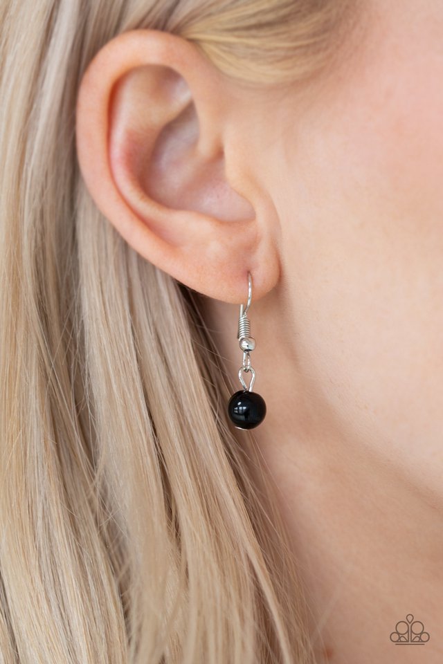 Paparazzi ♥ Regal Refinement - Black ♥ Necklace
