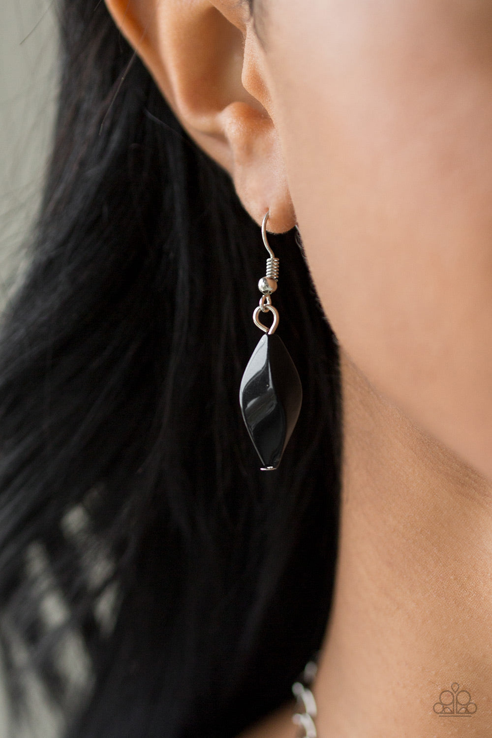 Paparazzi ♥ Venturous Vibes - Black ♥ Necklace