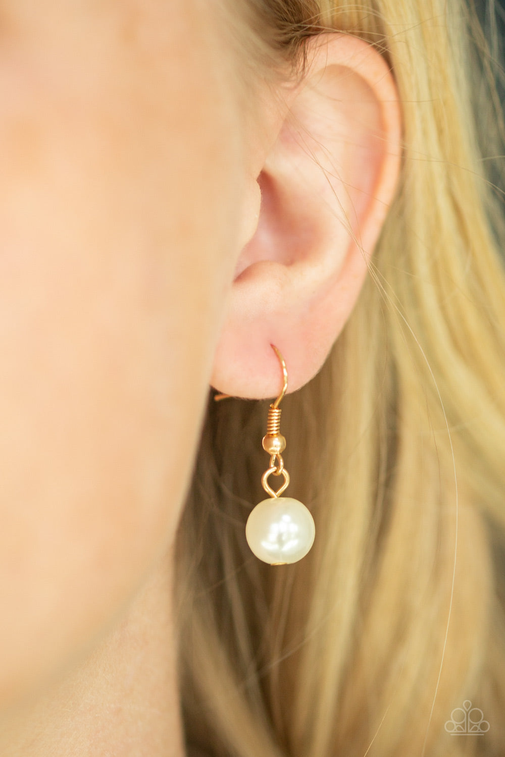 Paparazzi ♥ Behind The Scenes - Gold ♥ Necklace