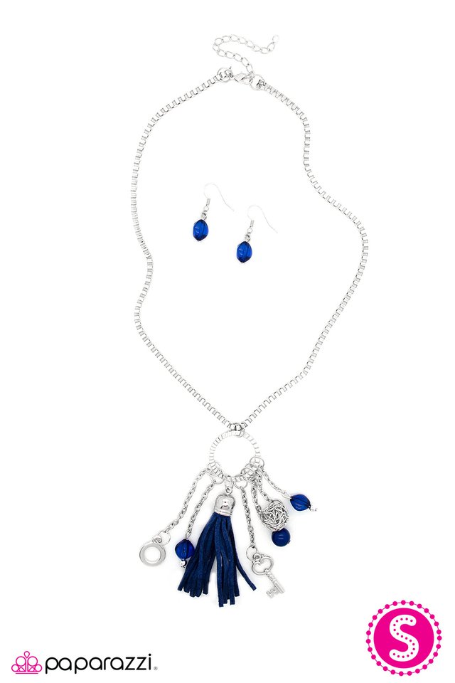 Paparazzi ♥ On The Outskirts - Blue ♥ Necklace