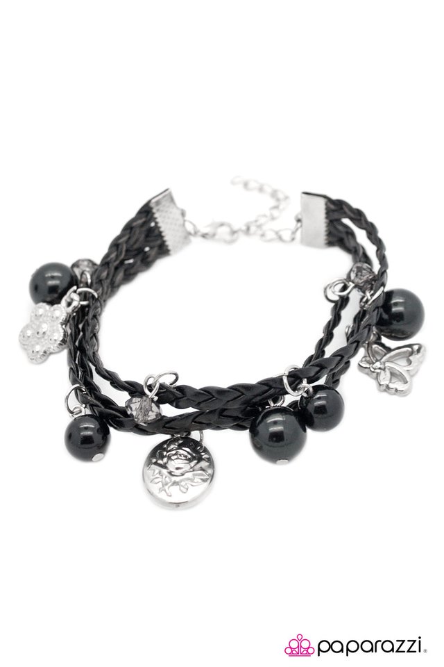 Paparazzi ♥ Dont Let Me Down - Black ♥ Bracelet