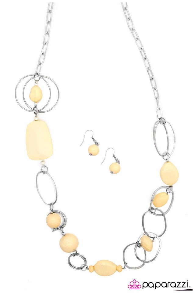 Paparazzi ♥ Odd One Out - Brown ♥ Necklace