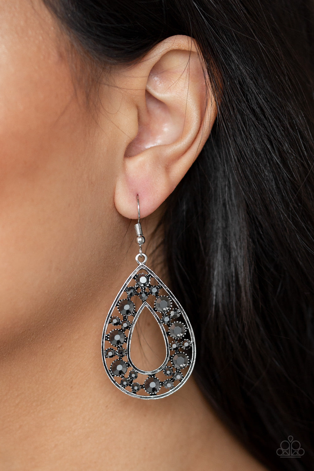 Paparazzi ♥ Midnight Magic - Silver ♥ Earrings