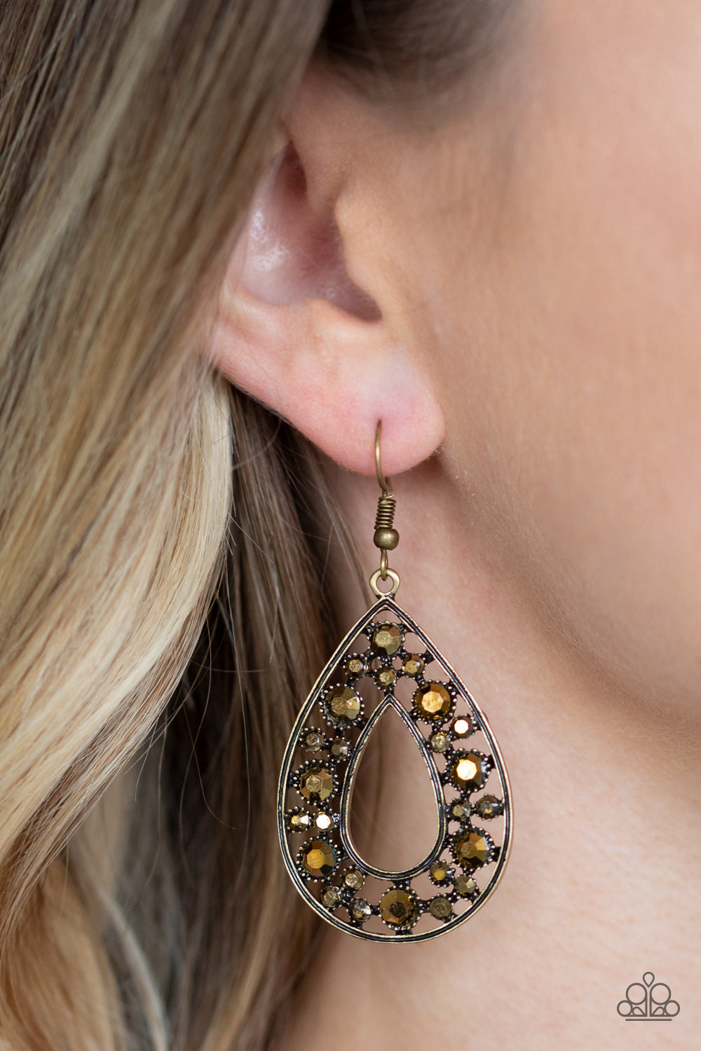 Paparazzi ♥ Midnight Magic - Brass ♥ Earrings