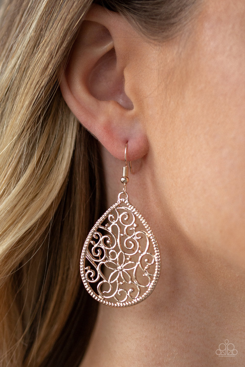 Paparazzi ♥ Im Doing VINE - Rose Gold ♥ Earrings