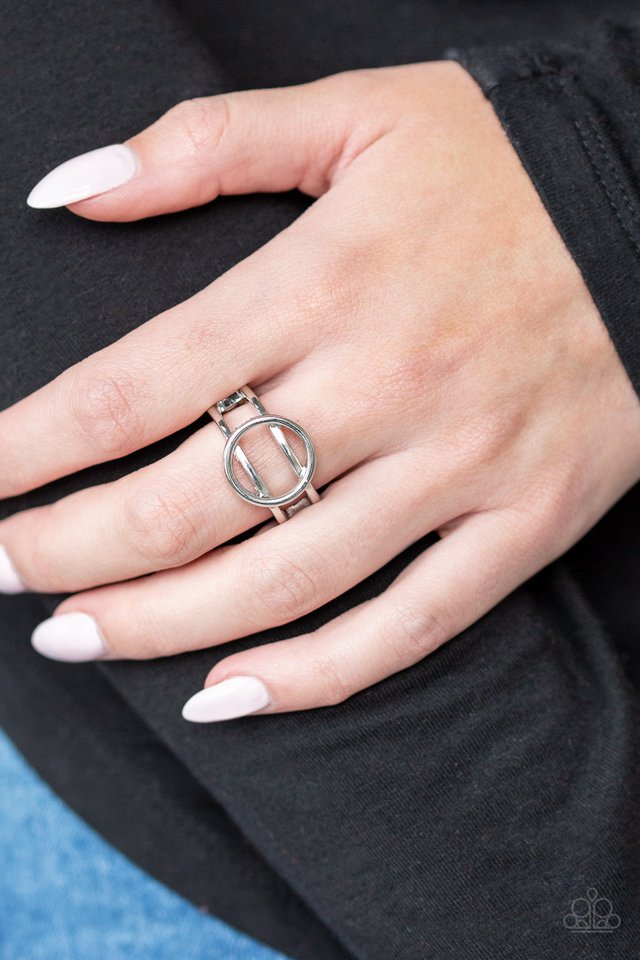 Paparazzi ♥ City Center Chic - Silver ♥ Ring