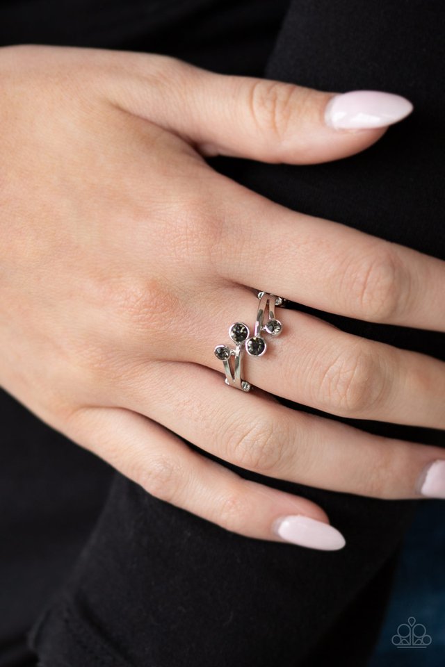 Paparazzi ♥ GLOWING Great Places - Silver ♥ Ring