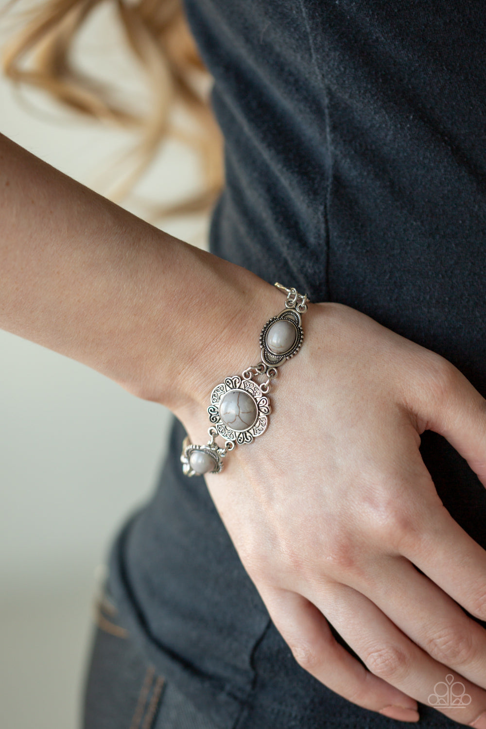 Paparazzi ♥ Serenely Southern - Silver ♥ Bracelet