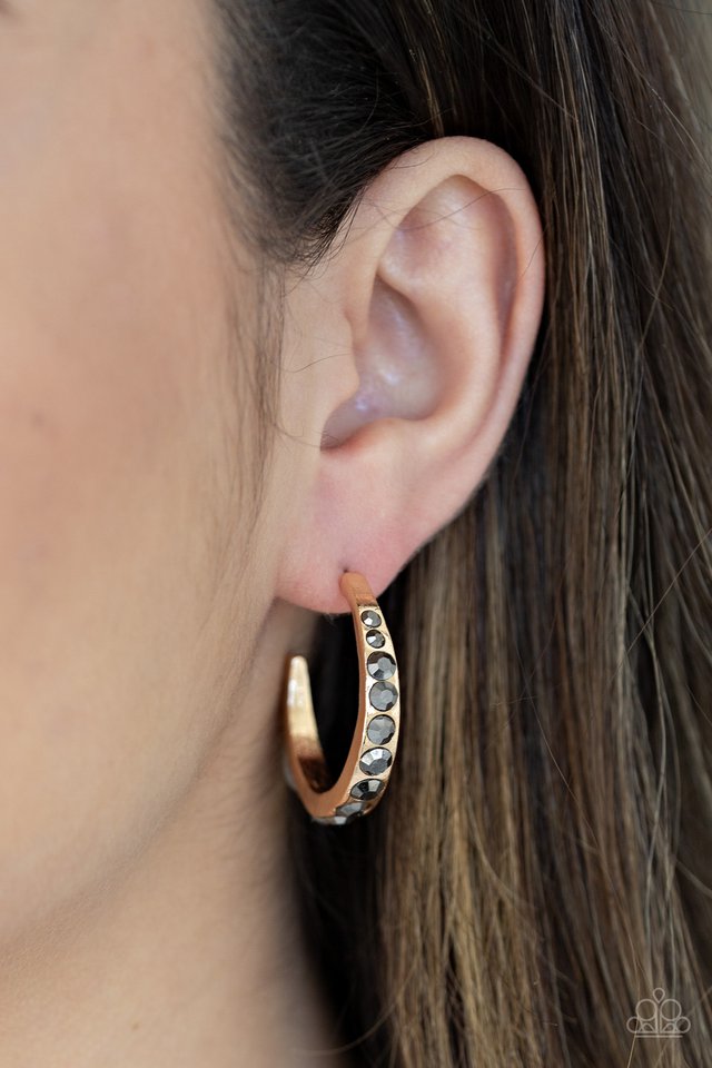 Paparazzi ♥ Welcome To Glam Town - Gold ♥ Earrings